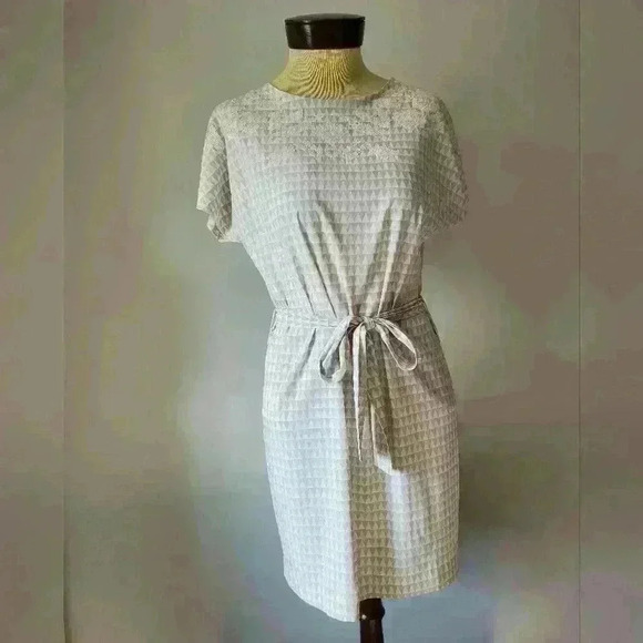 ARMANI  EXCHANGE lightweight cream dress with white sequined accents. Size 4 - Picture 2 of 9
